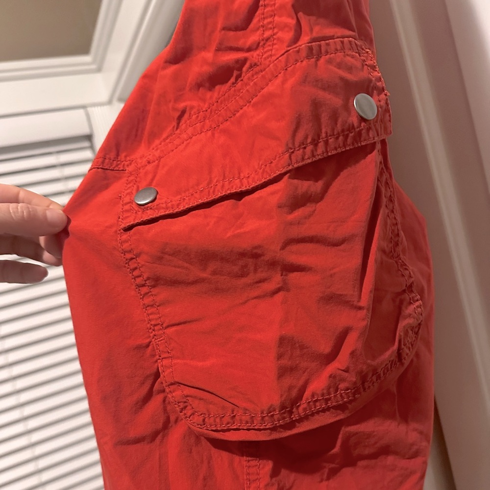 Red/Orange London Jean drawstring cargo capri pants. Size 8.